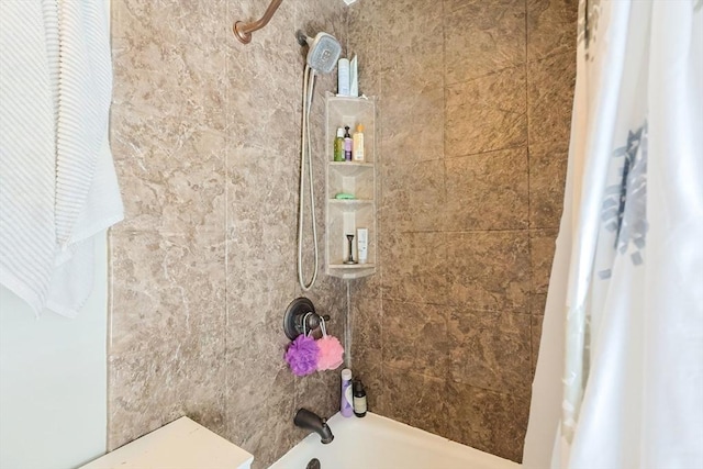 full bath with shower / bath combo with shower curtain
