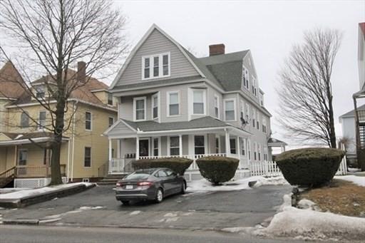 view of front facade featuring covered porch