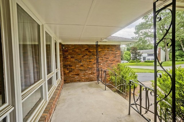 27 Chestnut Hill, South Hadley, MA 01075 - view of covered porch