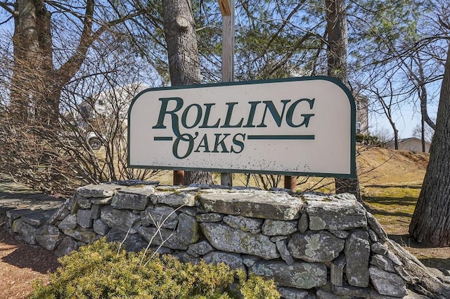 view of community / neighborhood sign