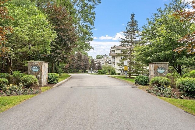 4 Sterling Hill Ln Unit 424, Exeter, NH 03833 - view of asphalt road