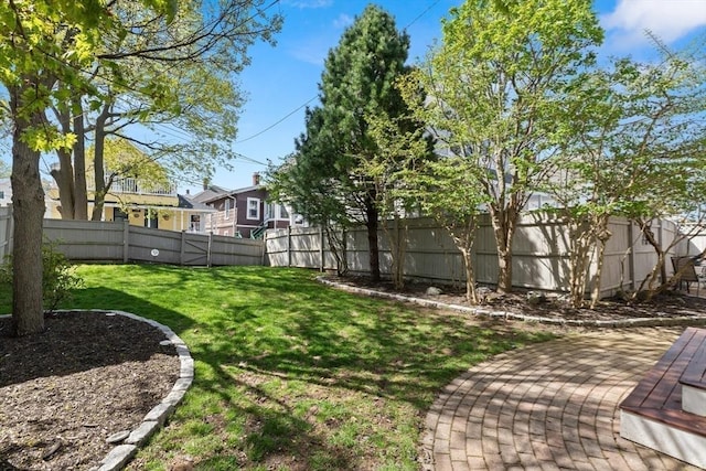 1 W Cliff St, Nahant, MA 01908 - view of yard