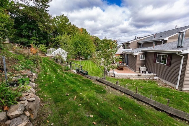 view of yard with a patio