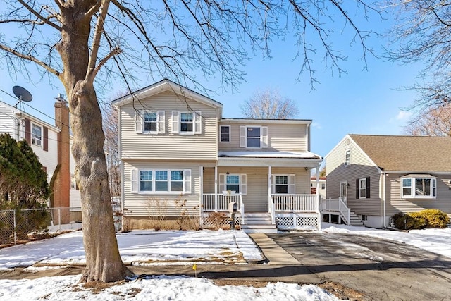 view of front of property featuring a porch