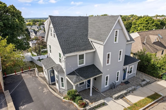 view of front of property