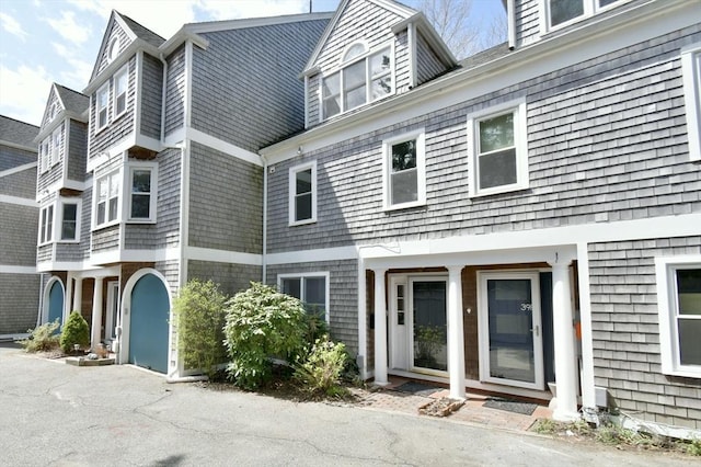 39 Bellis Cir Unit E, Cambridge, MA 02140 - view of front facade