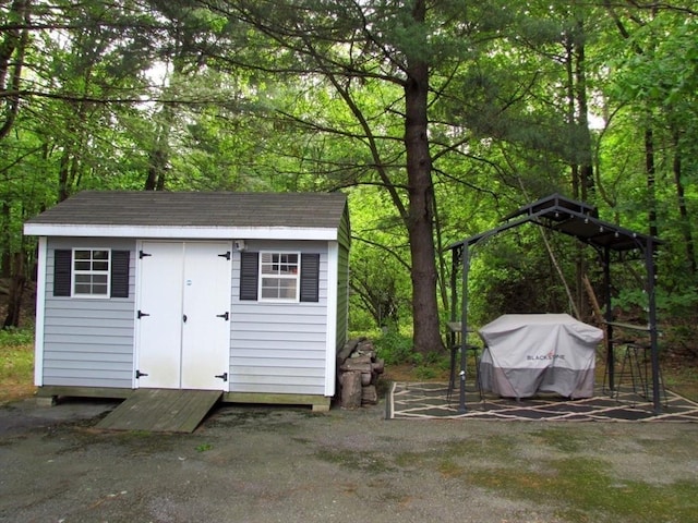471 Mechanic St, Fitchburg, MA 01420 - view of shed with a forest view