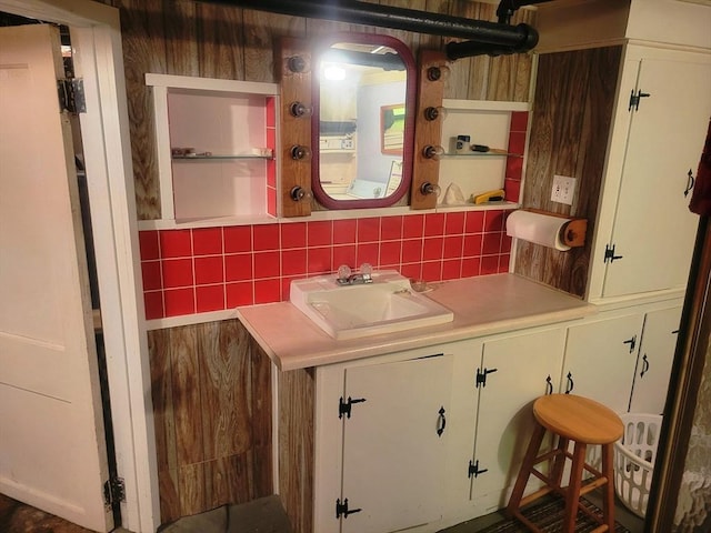190 Ennell St, Lowell, MA 01850 - bathroom featuring vanity and backsplash