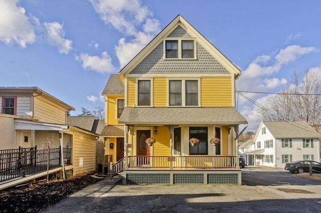 view of front of house with a porch