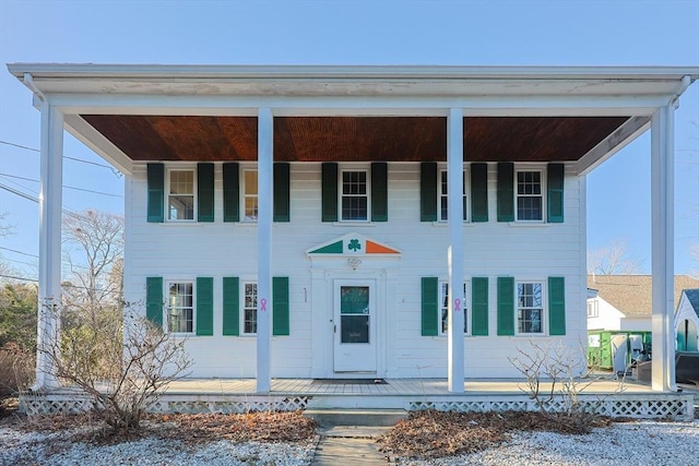 view of front of home featuring a porch