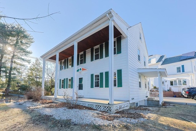 view of front of house with covered porch