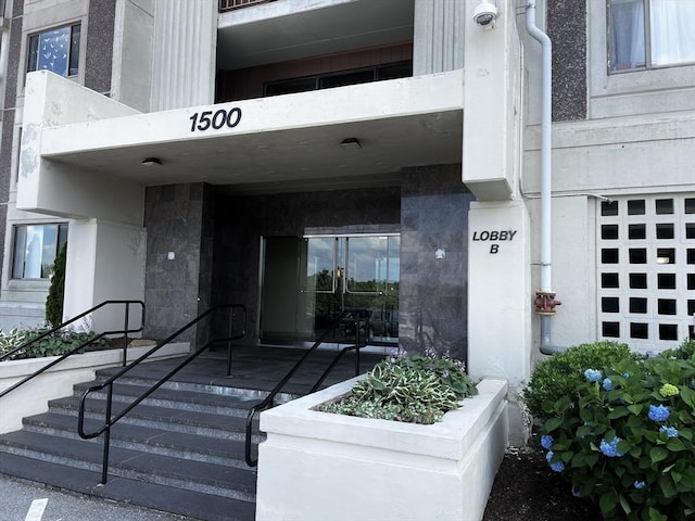 1500 Worcester Rd Unit 631, Framingham, MA 01702 - entrance to property featuring covered porch