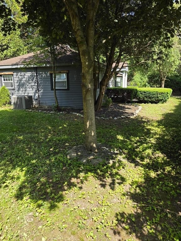 31-33 Mathews Dr, Wayland, MA 01778 - view of green lawn