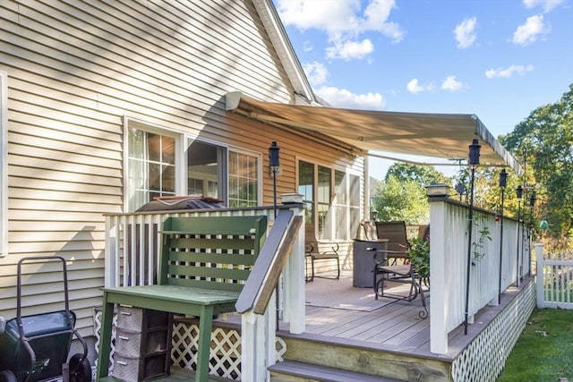 deck featuring fence