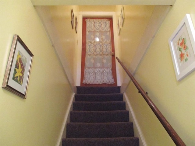 360 Russells Mills Rd, Dartmouth, MA 02748 - view of staircase