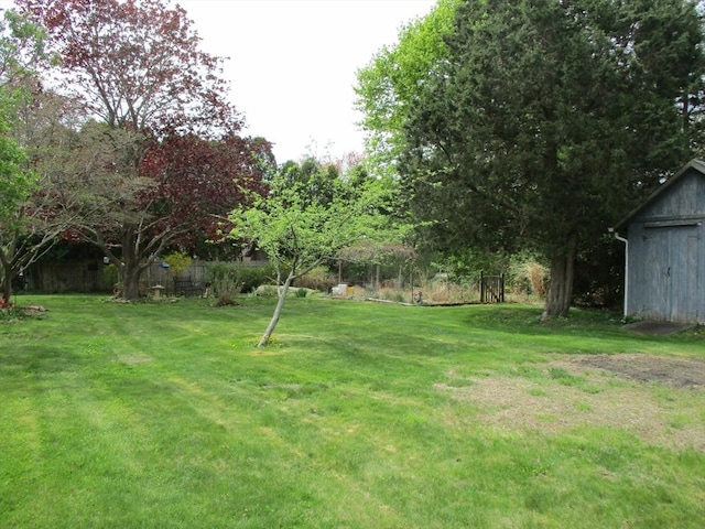 360 Russells Mills Rd, Dartmouth, MA 02748 - view of yard featuring an outbuilding