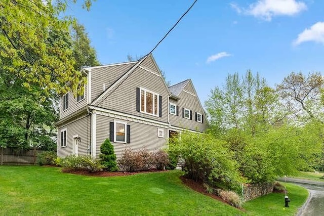 38 Paul Revere Rd, Lexington, MA 02421 - view of side of home