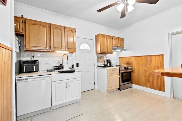 kitchen with under cabinet range hood, ceiling fan, white dishwasher, stainless steel electric range oven, and crown molding