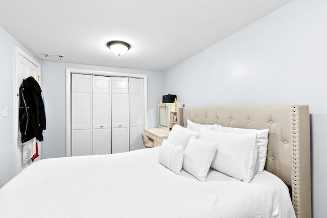 bedroom featuring a closet