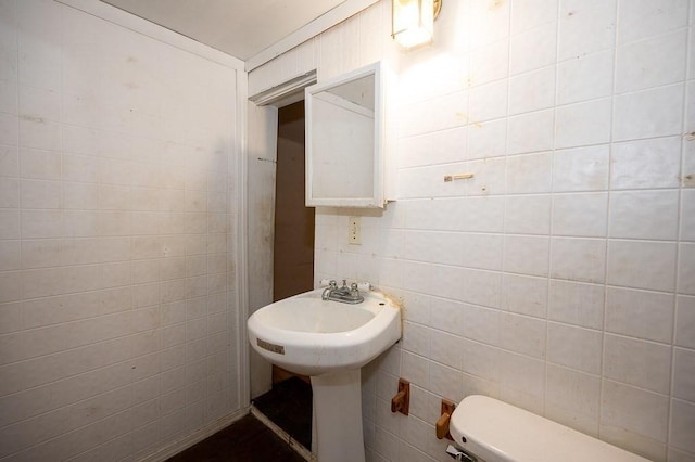 135 Elm St, Southbridge, MA 01550 - bathroom with toilet