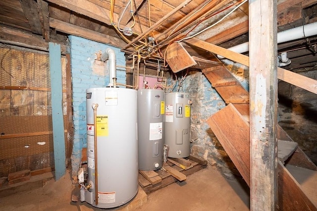 135 Elm St, Southbridge, MA 01550 - utilities featuring water heater