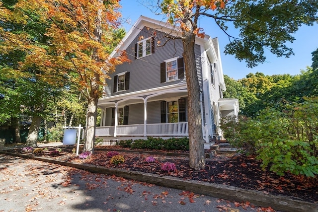 view of front facade with covered porch