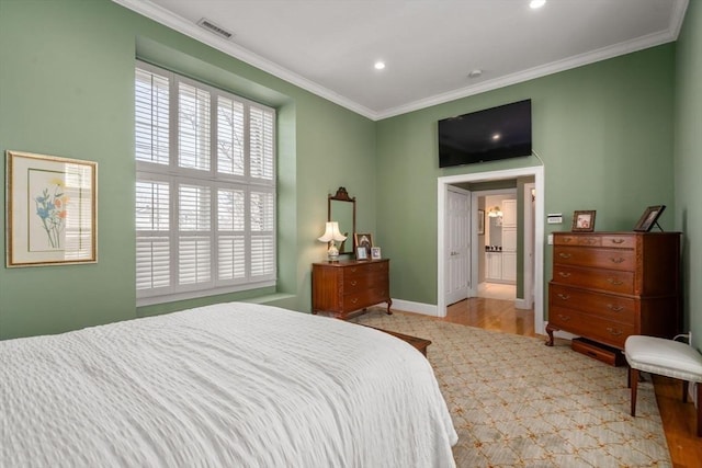 bedroom featuring wood finished floors, baseboards, visible vents, recessed lighting, and crown molding