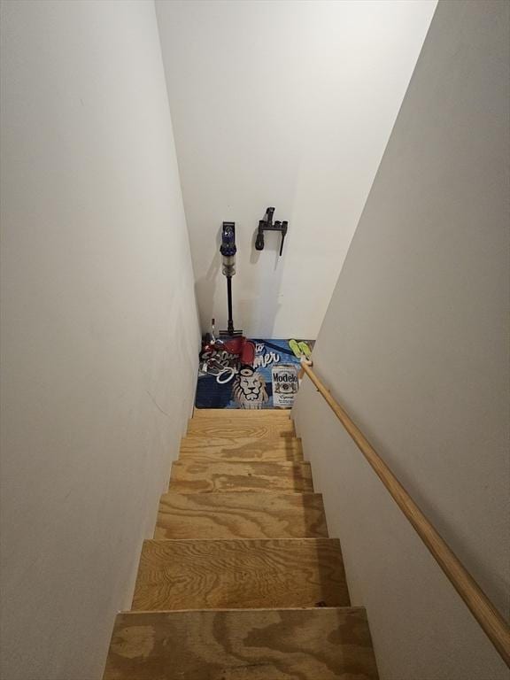 2 Carousel Ter, Dartmouth, MA 02747 - view of stairs