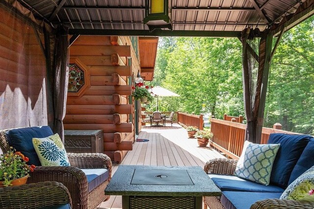 8 Turk Hollow Rd, Oxford, MA 01540 - deck with a gazebo