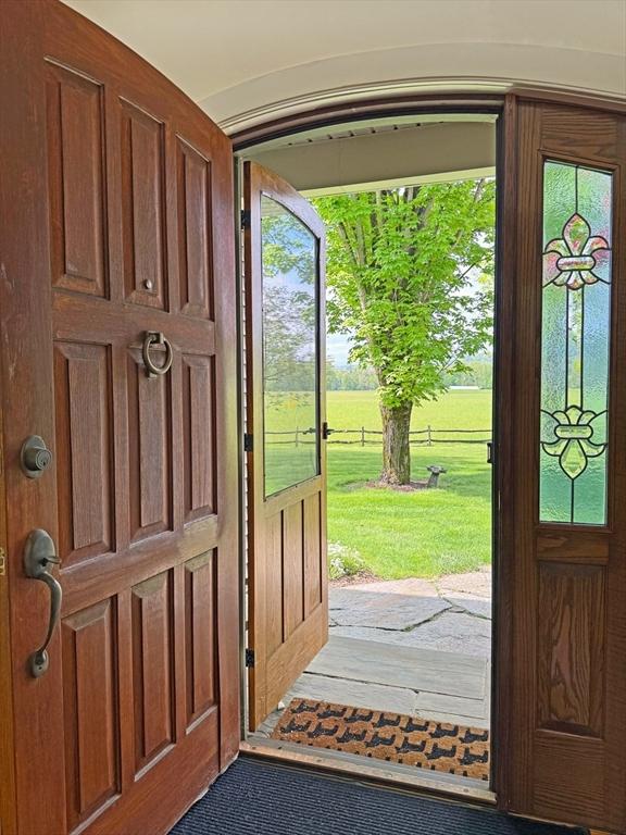 187 Plain Rd, Greenfield, MA 01301 - view of entrance foyer