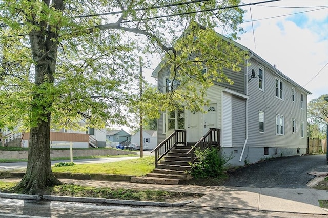 229 Saint James Blvd, Springfield, MA 01104 - view of front facade