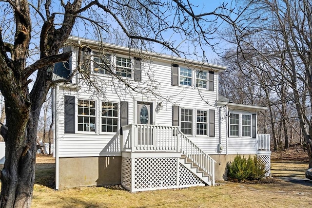 colonial house with a front yard