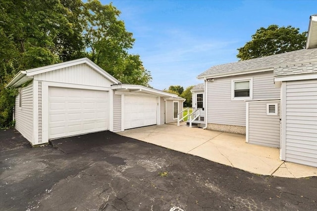 view of detached garage