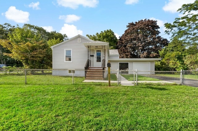 view of front of house featuring a front yard