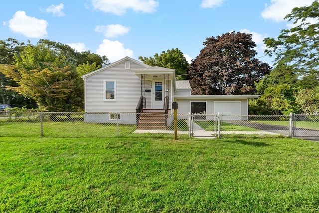 view of front of home featuring a front lawn