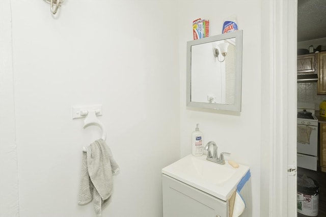 74 Everett St, Springfield, MA 01104 - bathroom featuring vanity