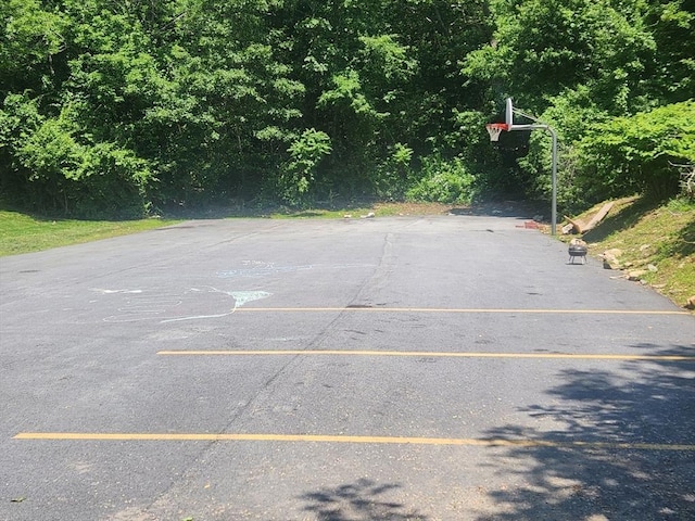 176 Maple Ave Unit 2-1, Rutland, MA 01543 - view of parking / parking lot