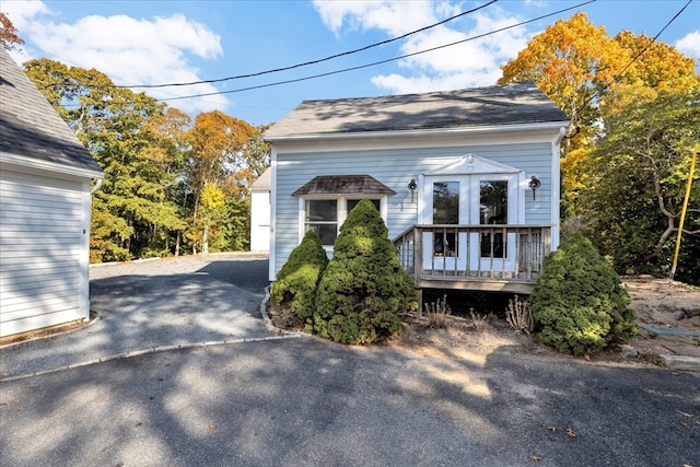 view of front of property