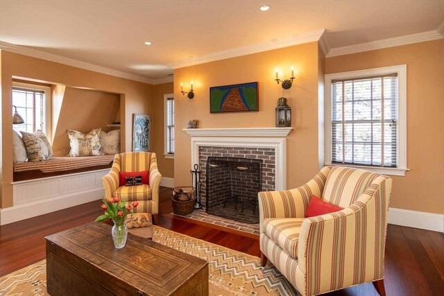 25 Lelands Path, Edgartown, MA 02539 - living area featuring wood finished floors, baseboards, plenty of natural light, ornamental molding, and recessed lighting