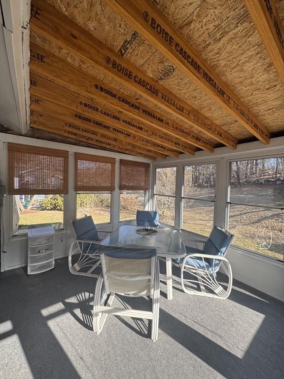 sunroom / solarium with a healthy amount of sunlight