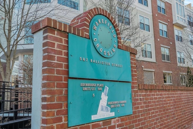 view of community / neighborhood sign