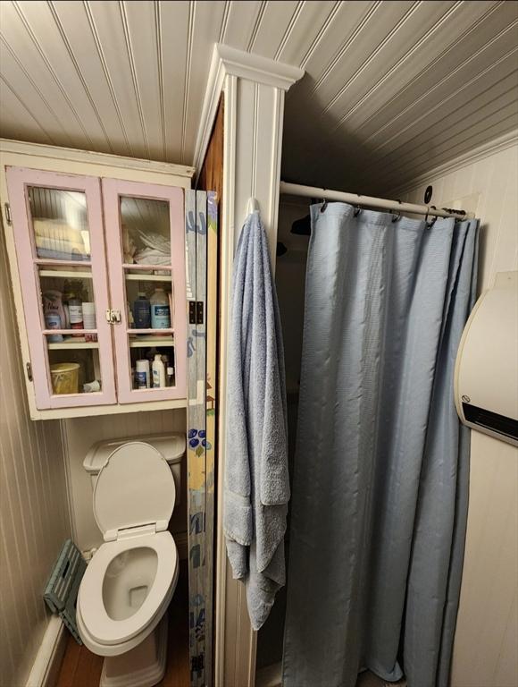638 Rte 28 Unit 16, Yarmouth, MA 02673 - full bath with wooden ceiling and toilet