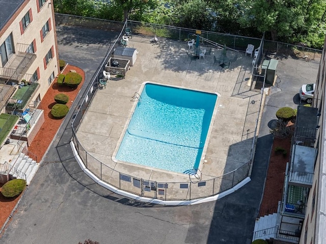 404 Broadway Unit 107, Lynn, MA 01904 - community pool with a patio area