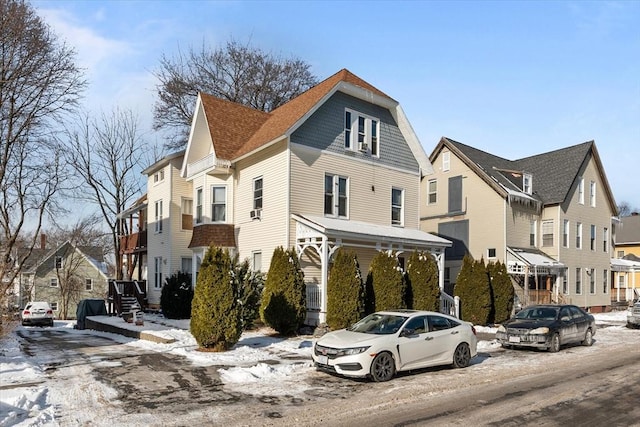 view of front of property