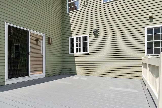 31 Fort Pond Hill Rd, Littleton, MA 01460 - view of wooden deck