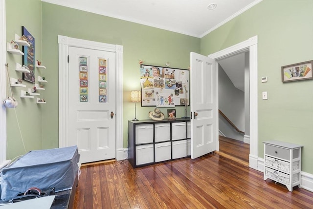 104 Main St, Topsfield, MA 01983 - entrance foyer featuring crown molding, wood finished floors, and baseboards