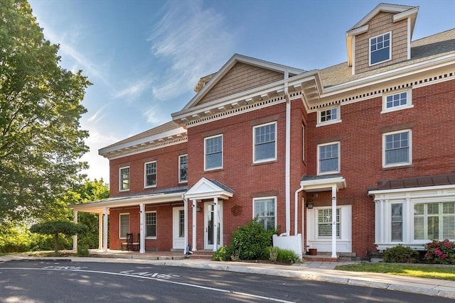 view of front of house