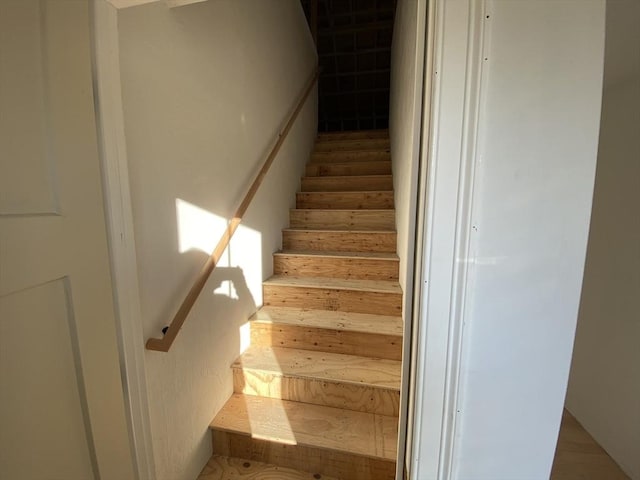 40 Old Summit St, Halifax, MA 02338 - view of stairway