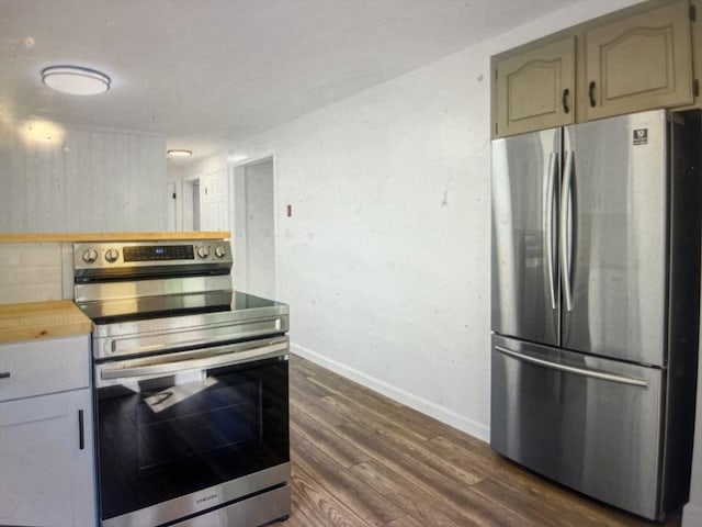 35 Marsh Ave, Worcester, MA 01605 - kitchen featuring appliances with stainless steel finishes, baseboards, and dark wood-style flooring