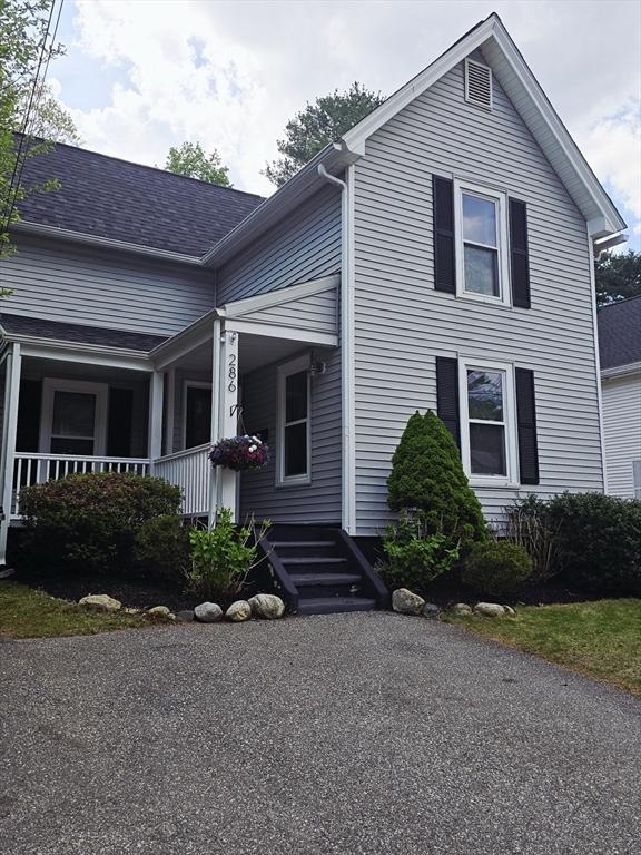 view of front of home featuring covered porch